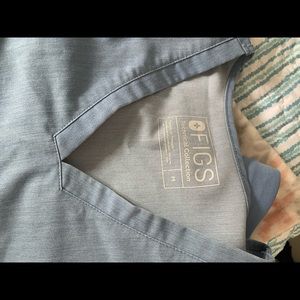 figs scrub top